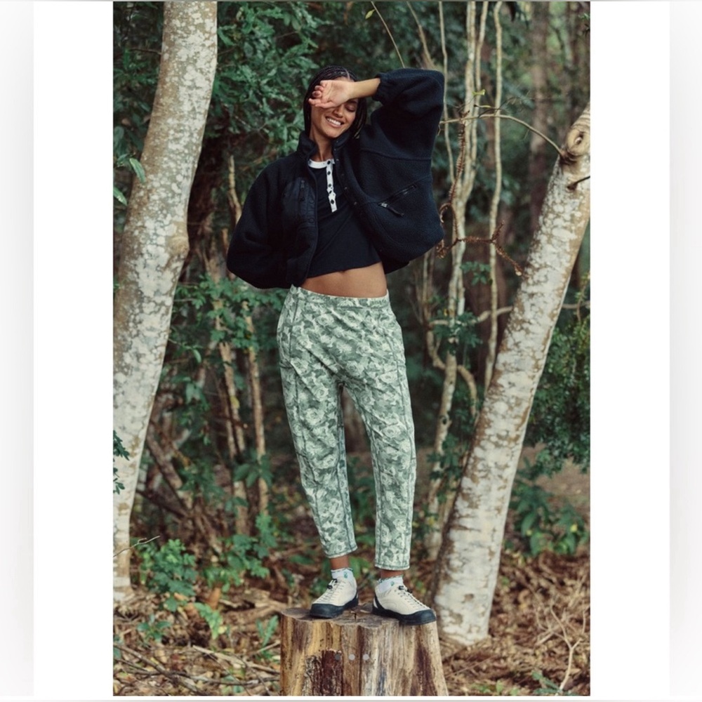 Free People Movement Hotshot Printed Pants Green Floral Camo NWT